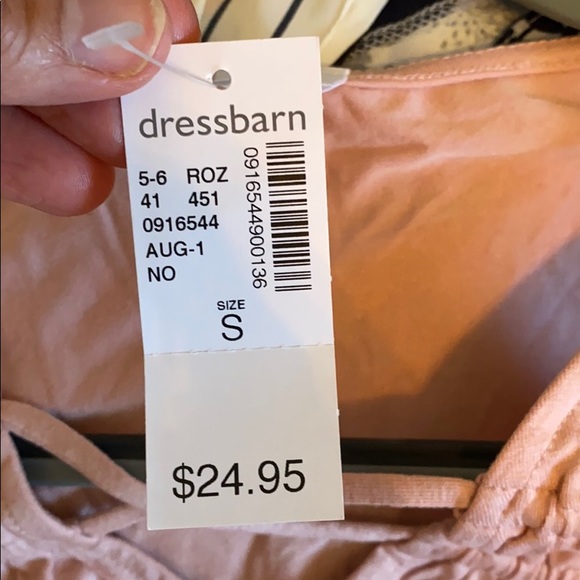 Dress barn size small sleeveless tee - Picture 2 of 2